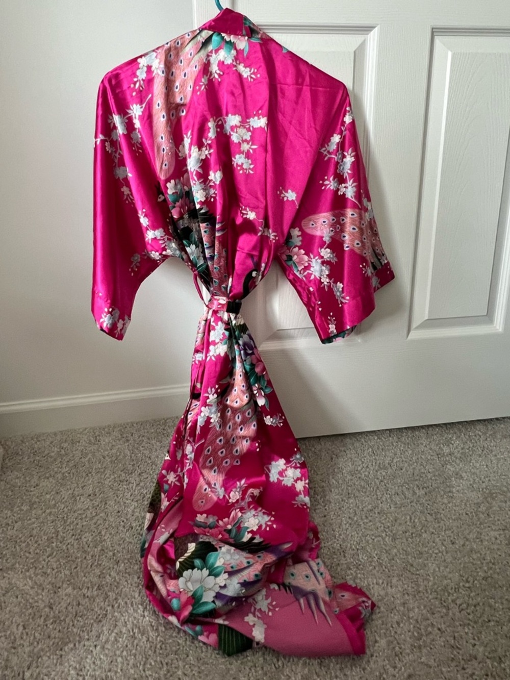 ◻️BABEYOND: Women’s M, pink kimono style bathrobe w/peacock accent, preowned◻️ - Picture 13 of 14